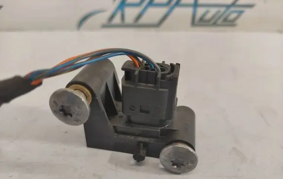 BMW 5 E60 E61 Airbag deployment crash/impact sensor 6977398 120308 001357