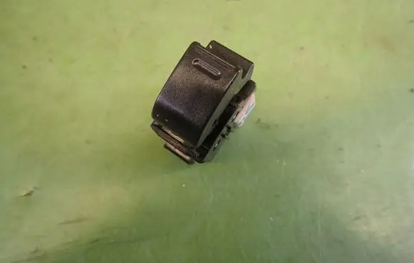 Toyota Solara Quarter vent window switch 