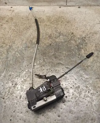 Opel Zafira A Front door lock