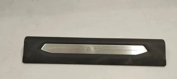 BMW 1 F40 Front sill trim cover 7469183