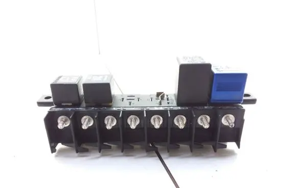 Audi A4 S4 B5 8D Relay mounting block 4A0941822