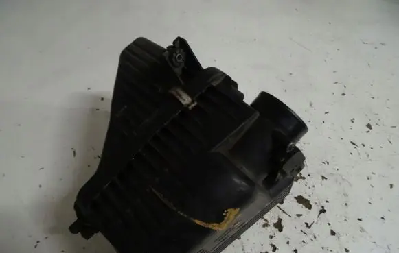 Suzuki Grand Vitara II Air filter 