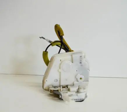 Mazda 3 II Rear door lock
