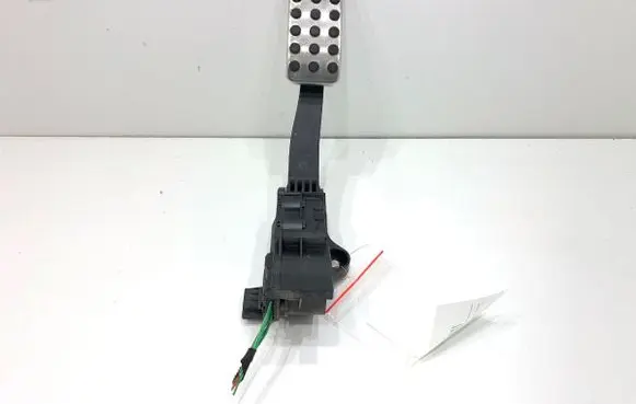 Mercedes-Benz A W176 Accelerator throttle pedal A2463001404