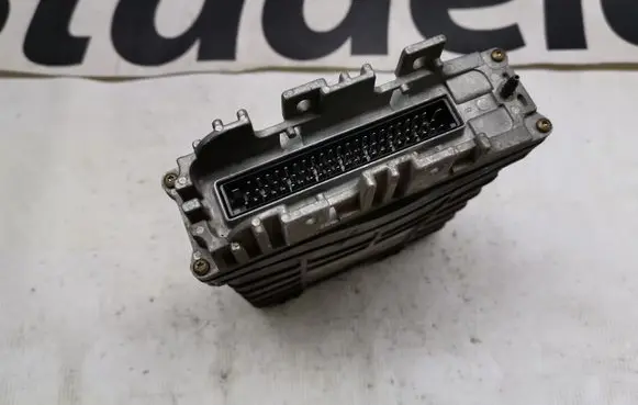 Volkswagen PASSAT B4 Engine control unit/module 028906021B 0281001172 028906021