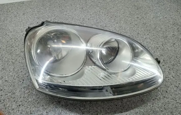 Volkswagen Golf V Headlight/headlamp
