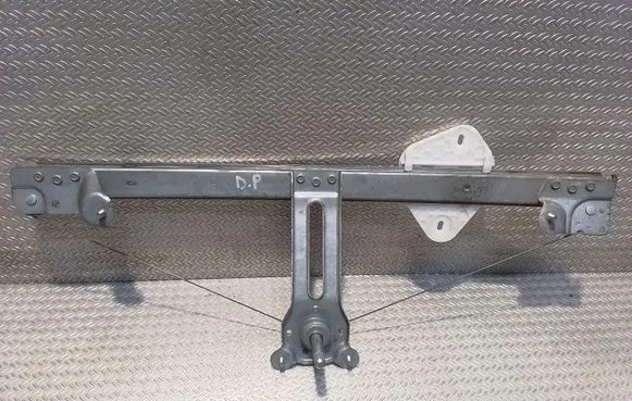 Dacia Logan I Front door manual window regulator 118482