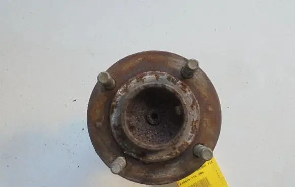 Mitsubishi Galant Rear wheel hub 