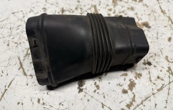 Volvo XC70 Air intake duct part 30792195