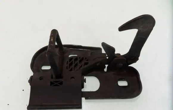 Volkswagen PASSAT B6 Engine bonnet/hood lock/latch loop/hook 3C0823480