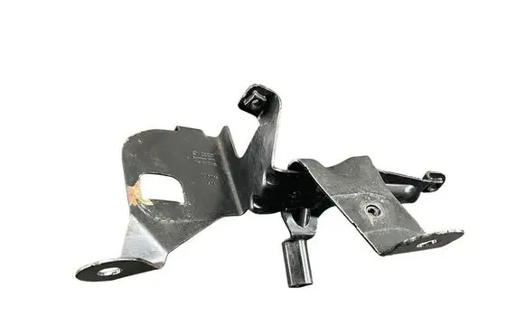 Volkswagen Touareg I Fuel filter bracket/mount holder 7L6127224B