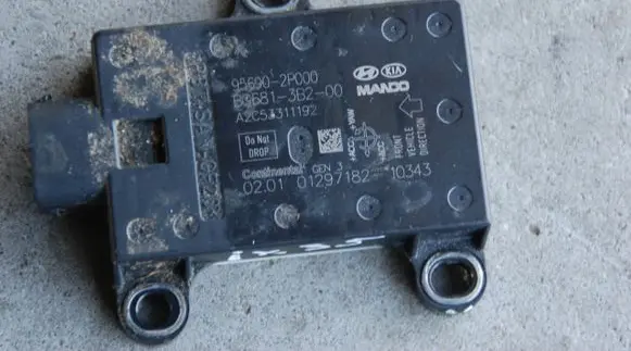 Hyundai ix35 ESP acceleration yaw rate sensor 956902P000