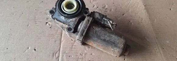 BMW X3 E83 Gearbox-reducer motor 0130008507