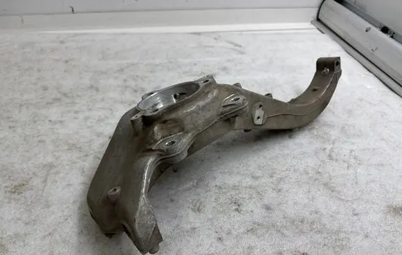 Tesla Model Y Front wheel hub 118831100F
