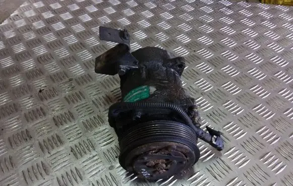 Peugeot 806 Air conditioning (A/C) compressor (pump) 2675701524 SD7V16