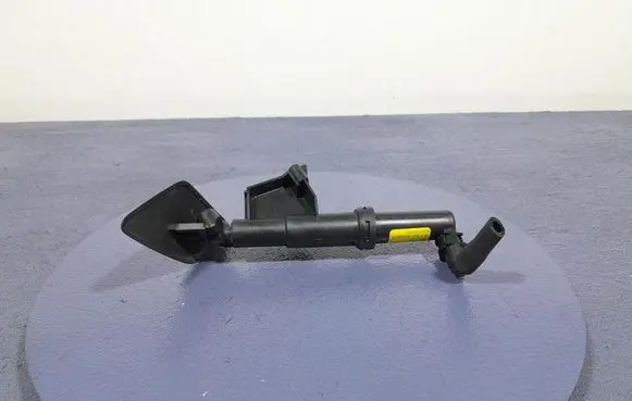 Volvo V50 Windshield washer spray nozzle 31253730