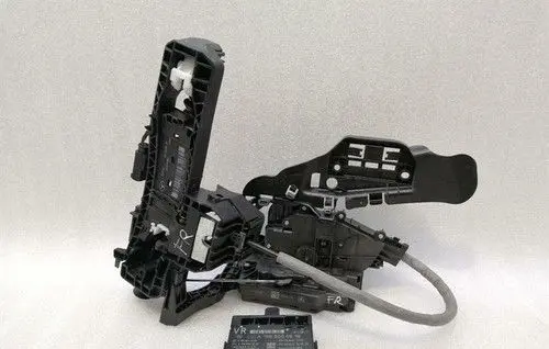 Mercedes-Benz ML W166 Front door lock A2220063999