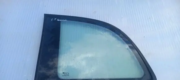 Opel Zafira A Rear side window
