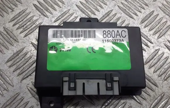Chrysler PT Cruiser Voice control module P04671880AC