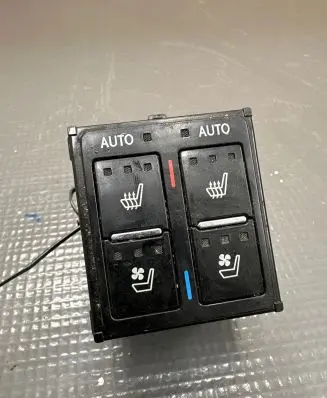 Lexus RX 450H Seat heating switch 8475248010 75J2301 75J230