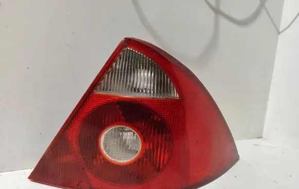 Ford Mondeo Mk III Rear/tail lights 1S7113404A 0374D 3S7113404A