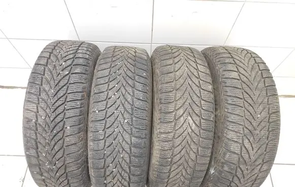 Volkswagen Golf III R14 winter tire HOODYEAR ULTRAGRIPICE2
