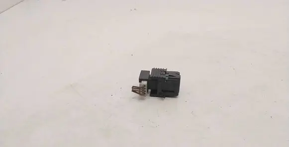 BMW 7 E38 Brake pedal sensor switch 8372647