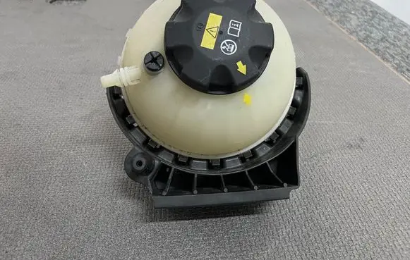 BMW 1 F20 F21 Coolant expansion tank/reservoir 7642159 1300314
