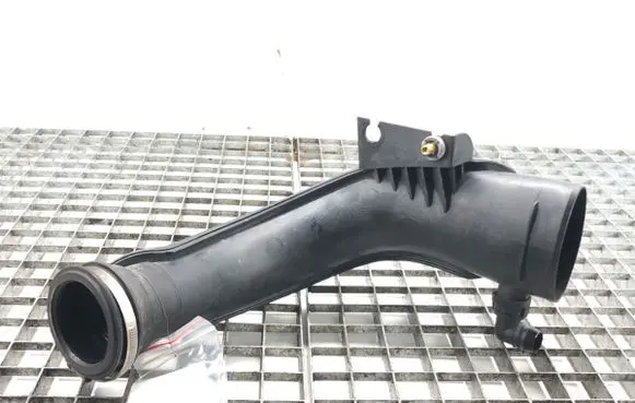 Air intake hose/pipe
