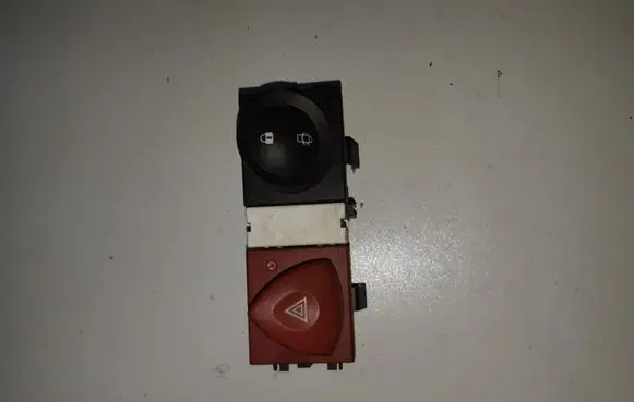 Renault Megane II Hazard light switch 8200095493