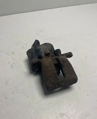 Volkswagen PASSAT B6 Rear brake caliper 