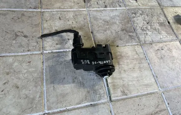 Headlight level adjustment motor