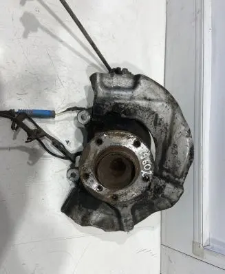 BMW 5 E60 E61 Front wheel hub spindle knuckle