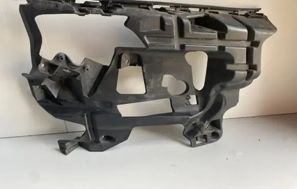 Volvo S60 Front bumper mounting bracket 31383141