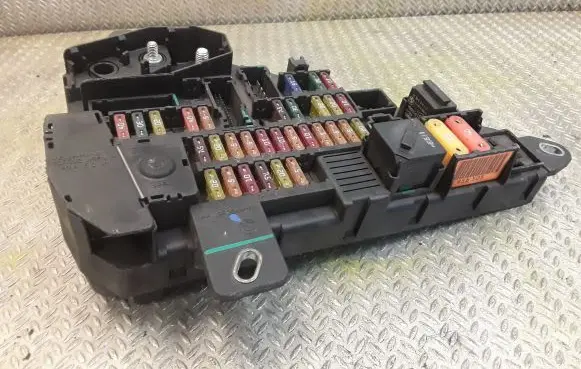 BMW 5 E60 E61 Fuse box set 6956505