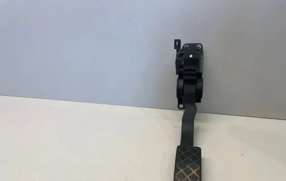 Volkswagen Polo IV 9N3 Accelerator throttle pedal 6Q1721503E