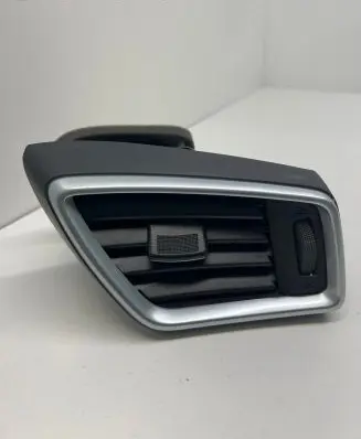 Nissan Qashqai Dash center air vent grill 30490027