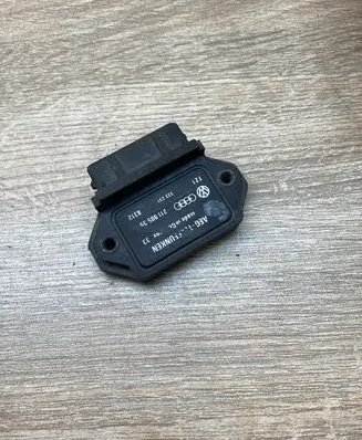 Volkswagen PASSAT B3 Ignition amplifier control unit 211905351C