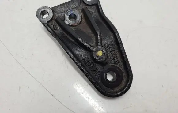 Hyundai i20 (GB IB) Engine mounting bracket