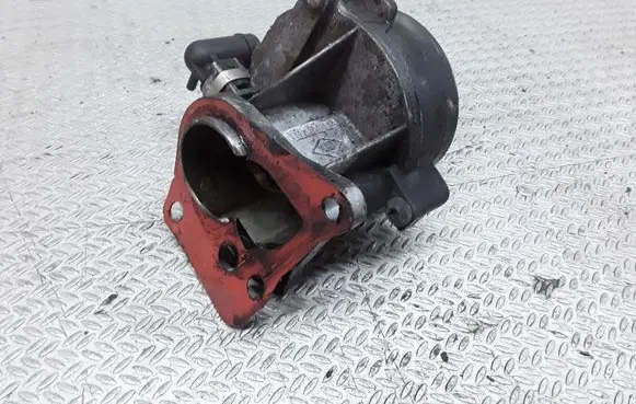 Renault Megane II Vacuum pump
