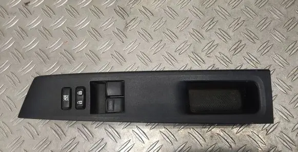 Toyota Yaris Electric window control switch 742320D330
