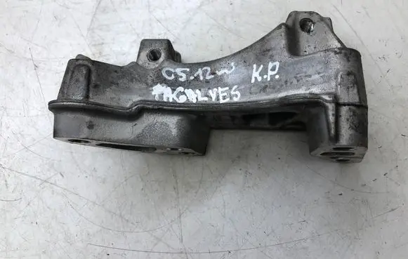 Citroen C5 Engine mounting bracket 9688615780