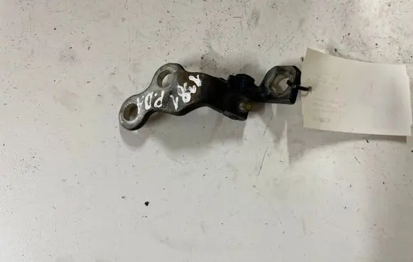 Ford Focus Front door lower hinge A22800 XS4A 2238