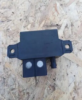 BMW 3 F30 F35 F31 Coolant fan relay 9198302 444233 V23132A2001X30