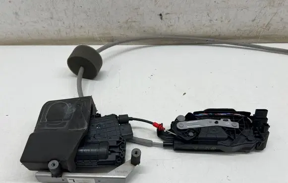 Mercedes-Benz Vito Viano W447 Sliding door latching motor A4477600010 A4477300902