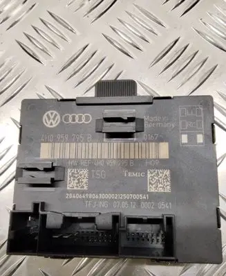 Volkswagen Touareg II Door control unit/module 4H0959795B