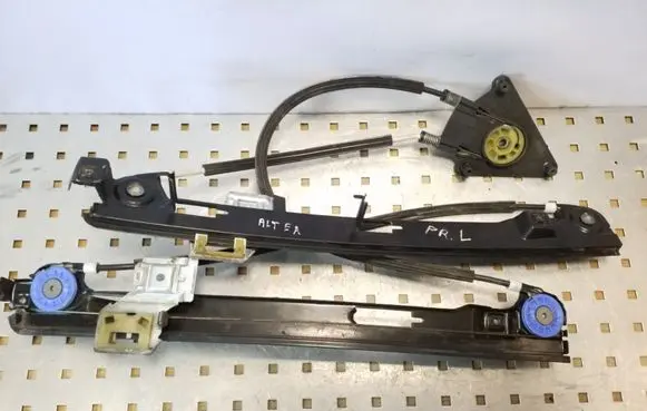 Front window lifting mechanism without motor