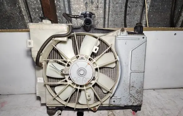 Toyota Yaris Radiator set 
