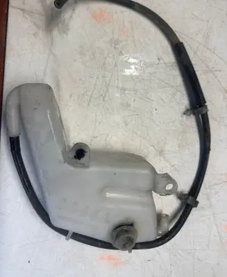 Windshield washer fluid reservoir/tank