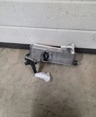 BMW 4 F32 F33 Transmission/gearbox oil cooler 7600553
